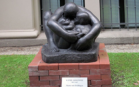 4-KatheKollwitz-Sculpture